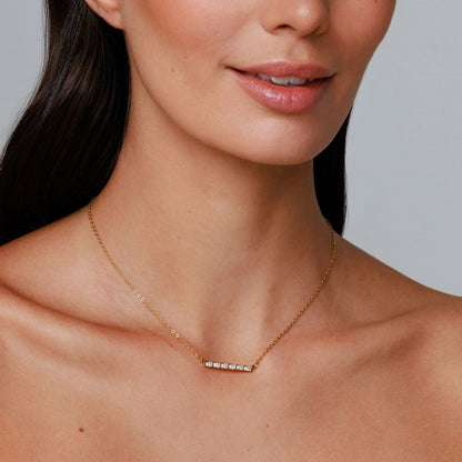 Collar con colgante de baguette