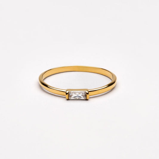 Delicado Anillo de Cristal