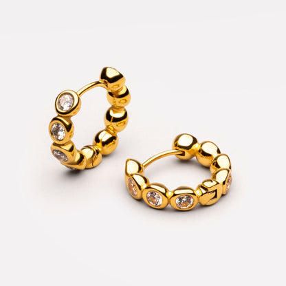 Aretes de aro de diamantes con cuentas