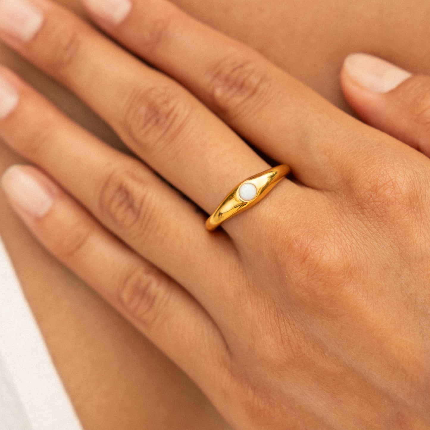 Anillo de ópalo