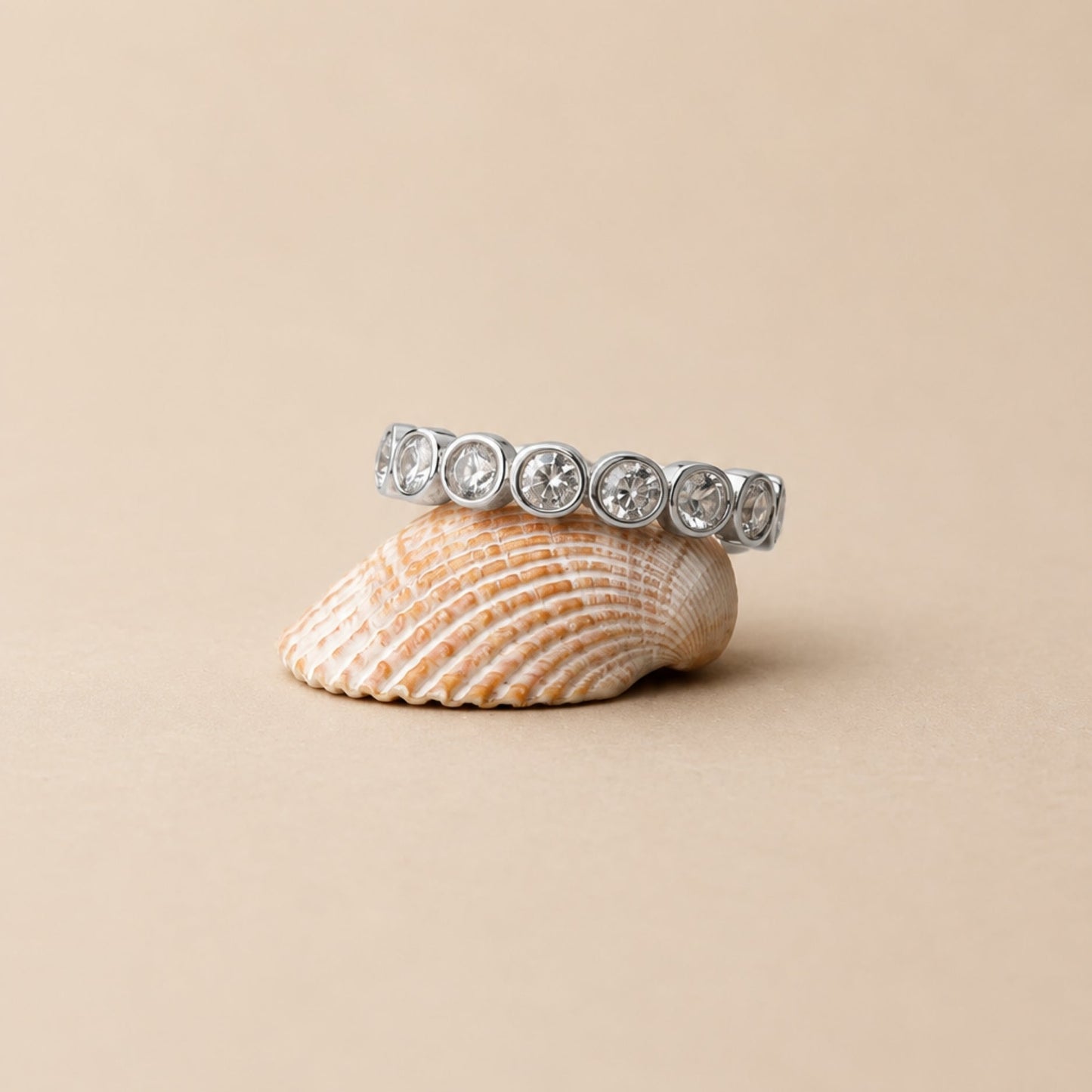 Anillo Brillante de Cuentas