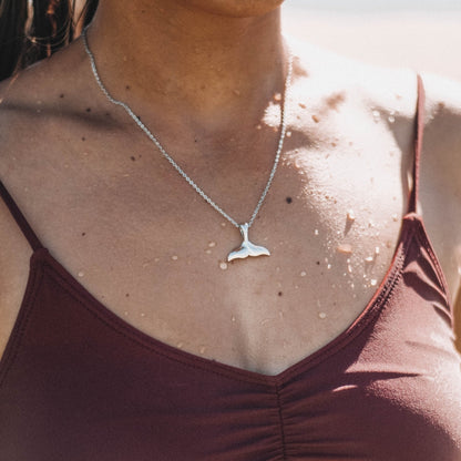 Collar de cola de ballena